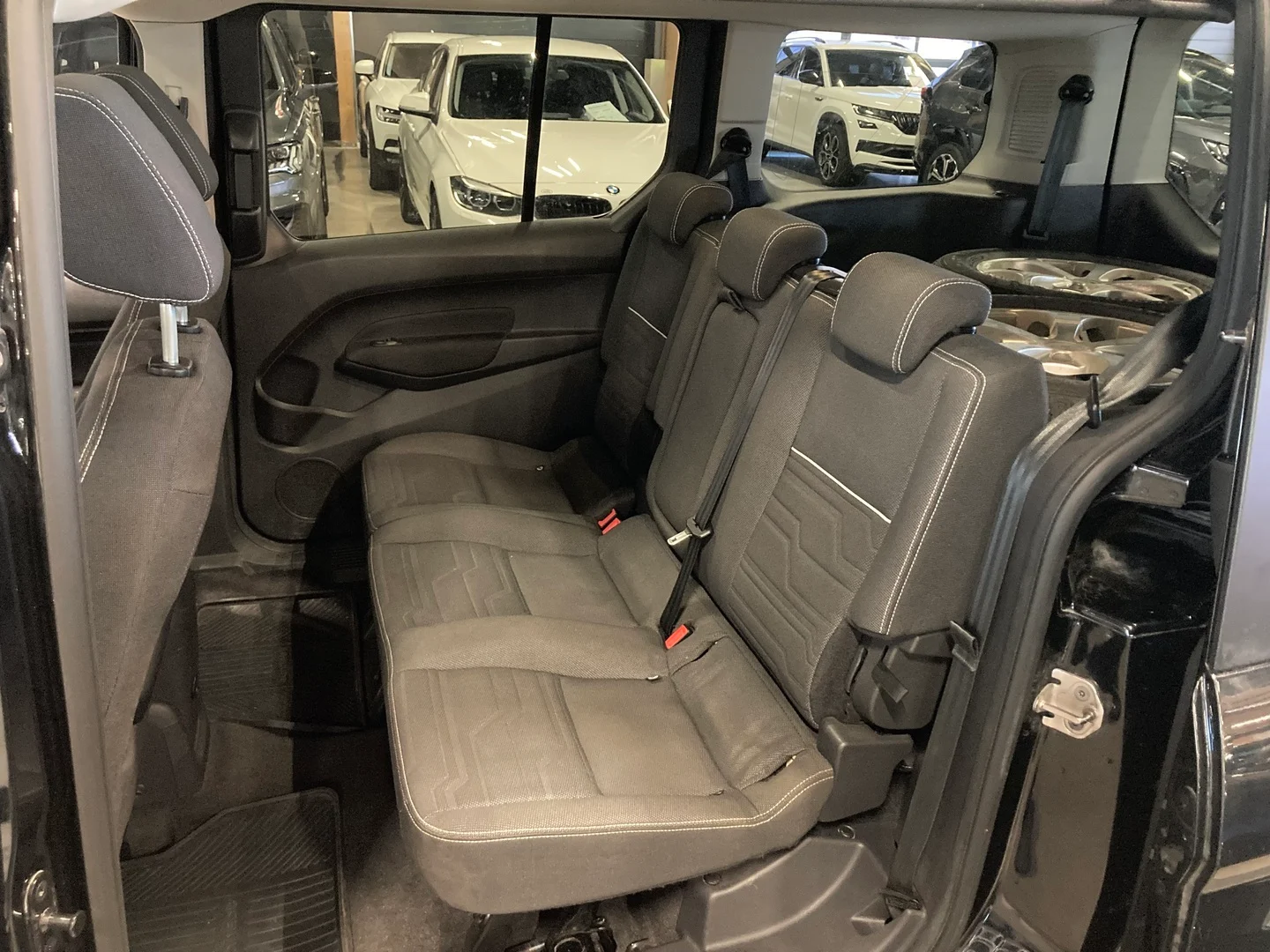 Car Image - MqaM4K0HFA3ejidJGoLsS