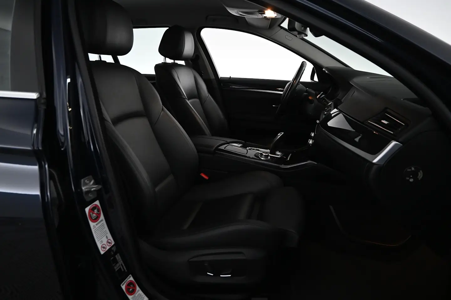 Car Image - 7r9pZni5Zd1iHEk9aHvYr0