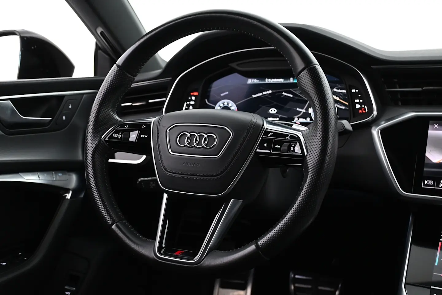 Car Image - DQGC945X4wOgbmkW1apdb
