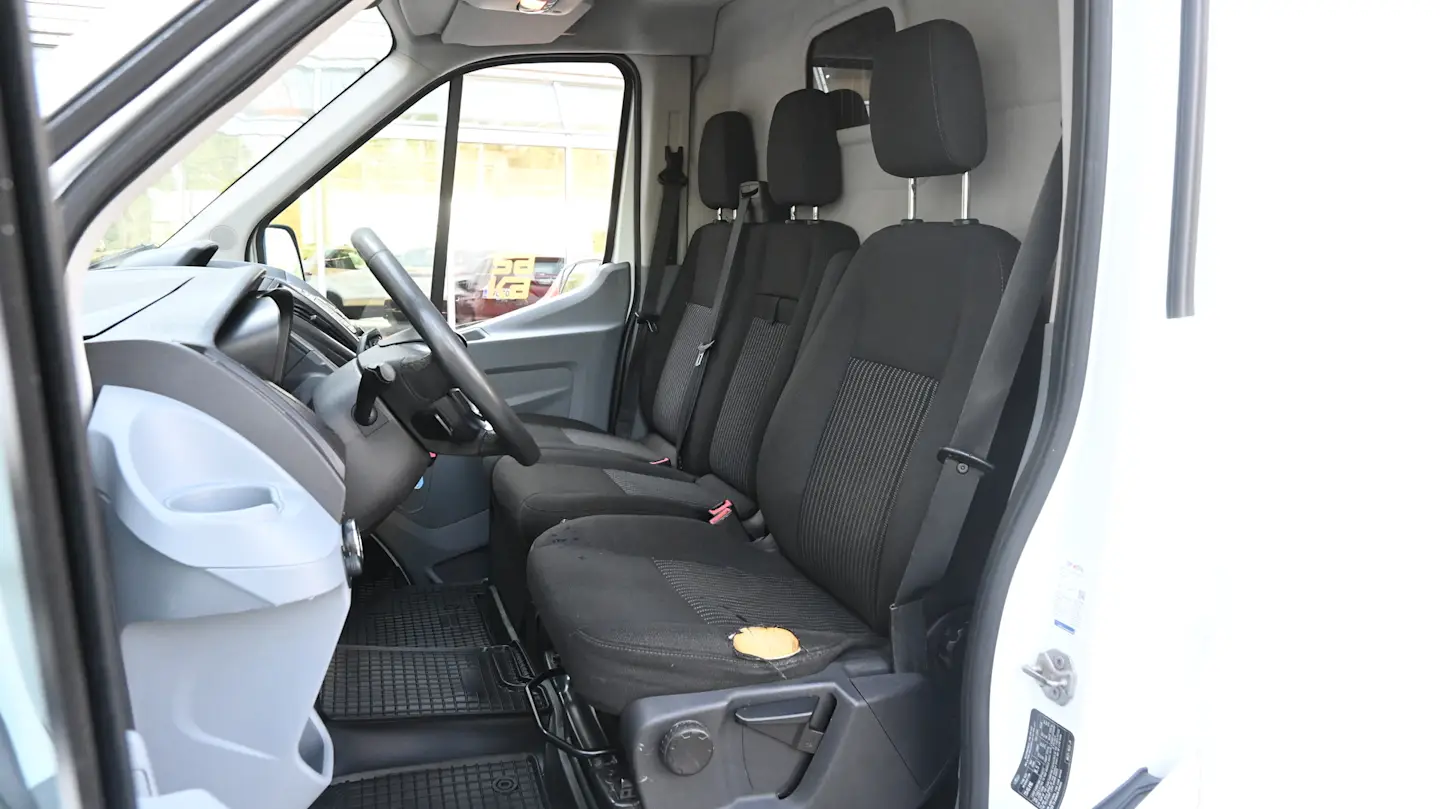Car Image - 1IQYysiV5ql9tqJBga0QzI