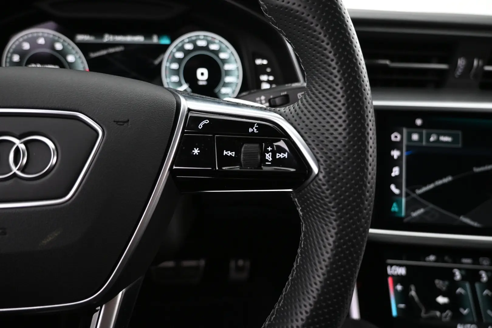 Car Image - 6yLeJR5cqTT8aHlxeuHXbr