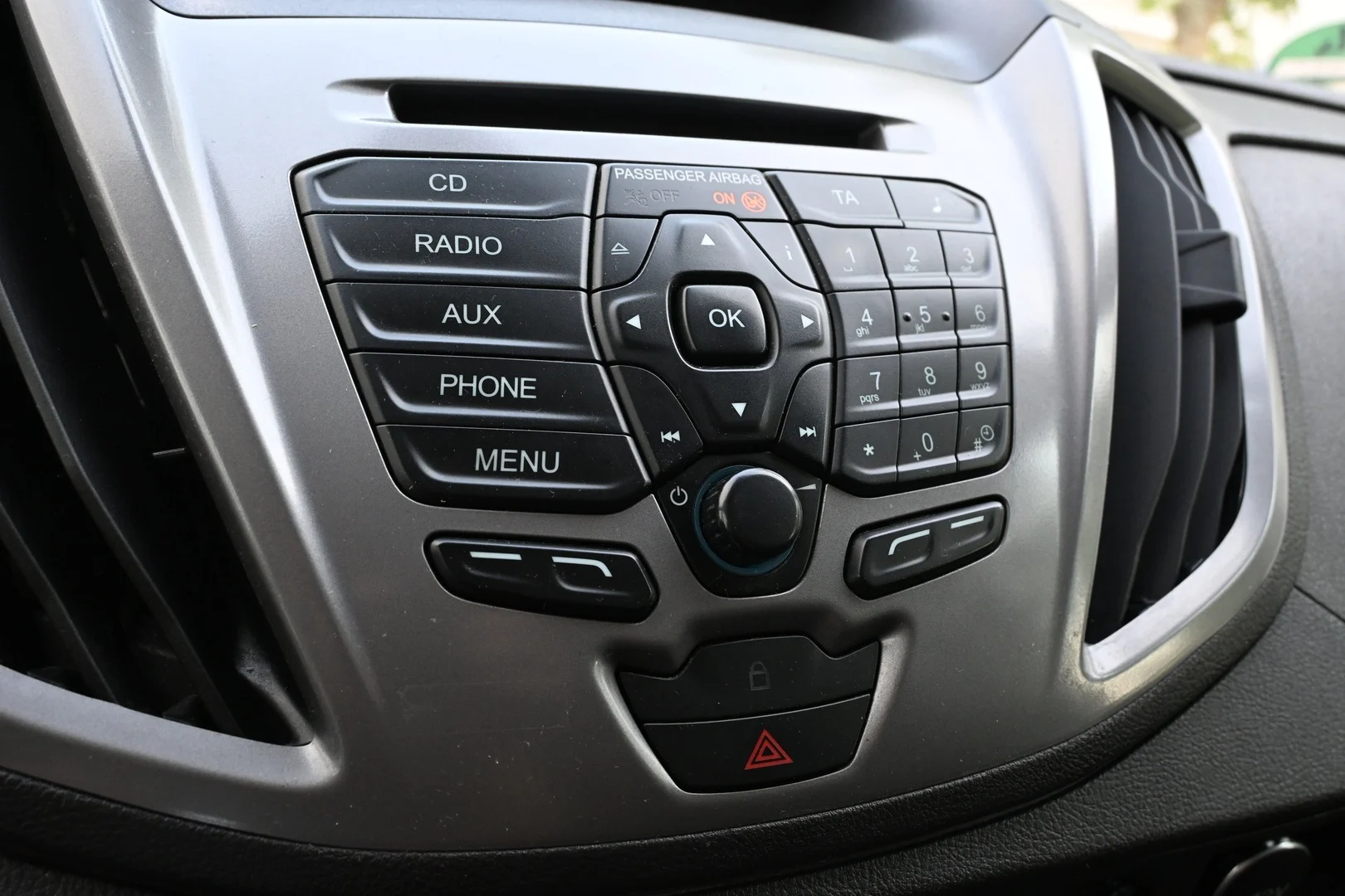 Car Image - 5VvRYr90l0HgvO82zZmHra