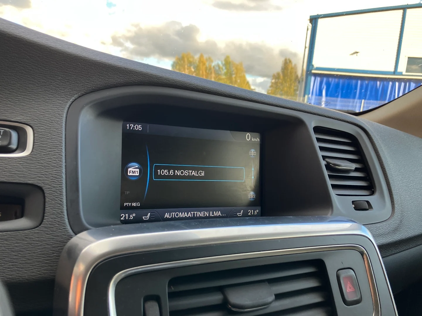 Car Image - 6RDeXwiQfgXieS1jYTnJSJ