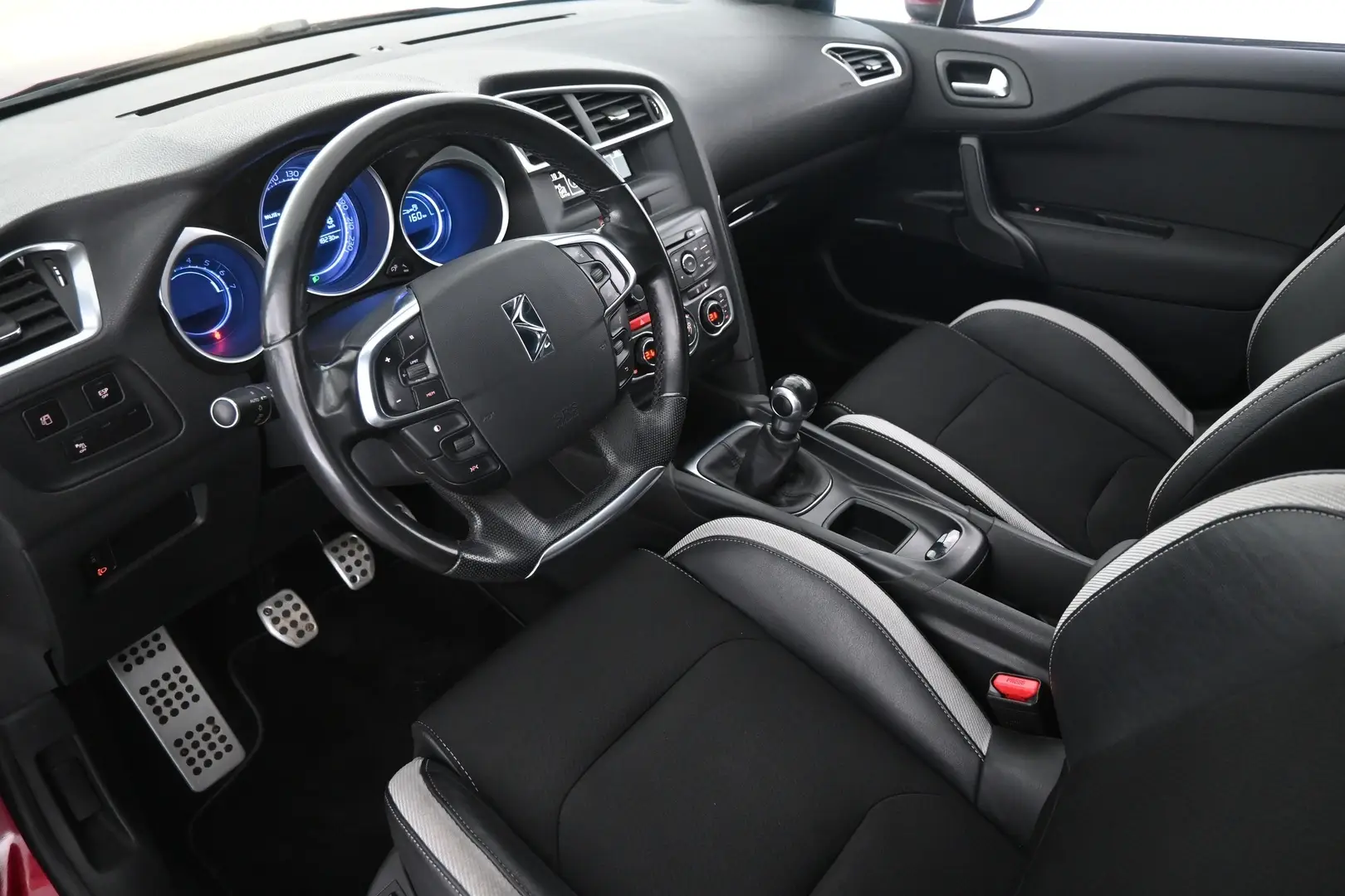 Car Image - 2asm22Y6d2rcJPq2llw8tb