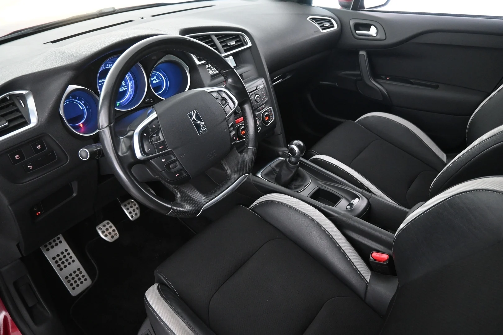 Car Image - 2asm22Y6d2rcJPq2llw8tb