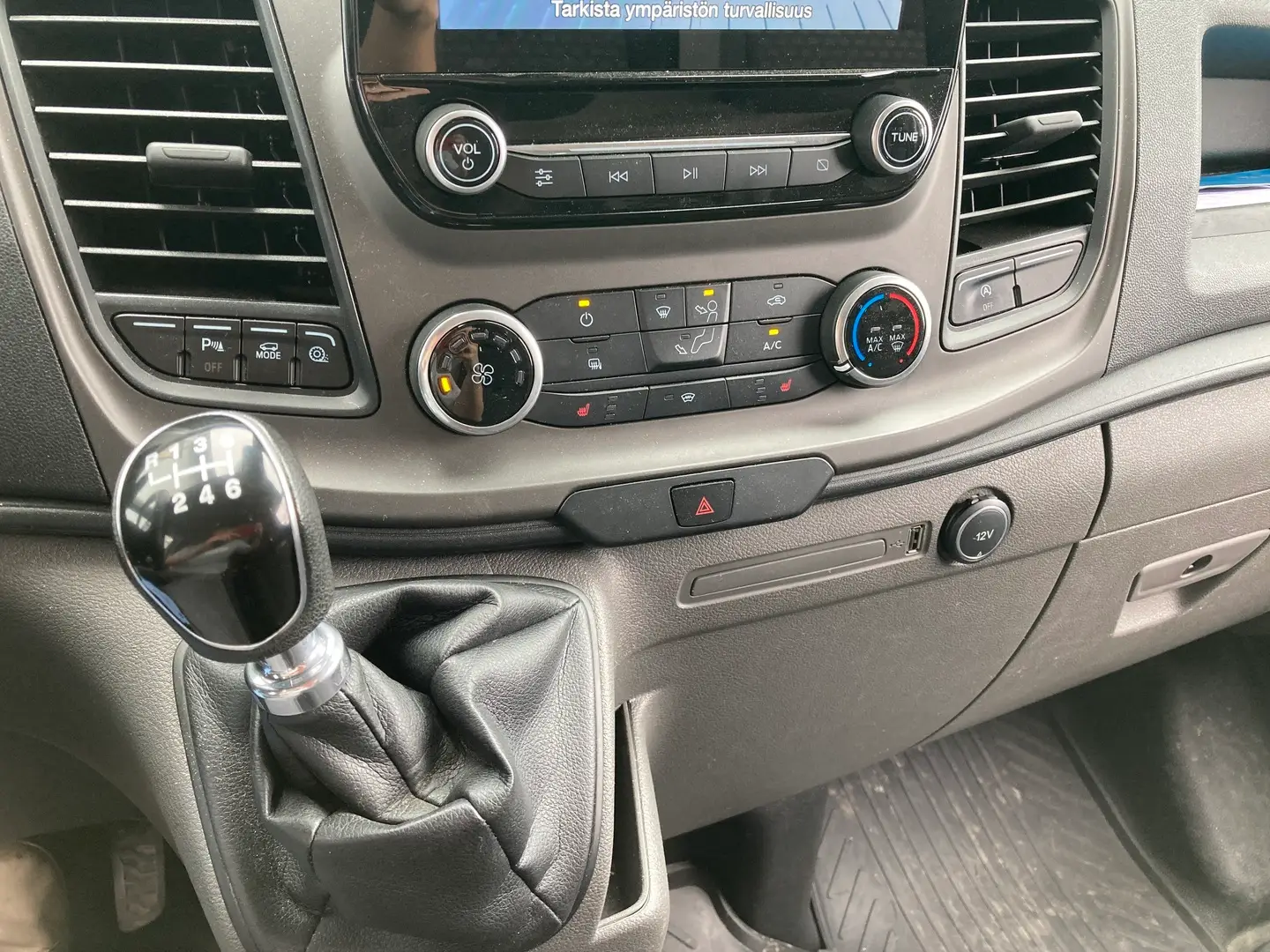 Car Image - kef4Lc9YhY2EetXVHjsLK