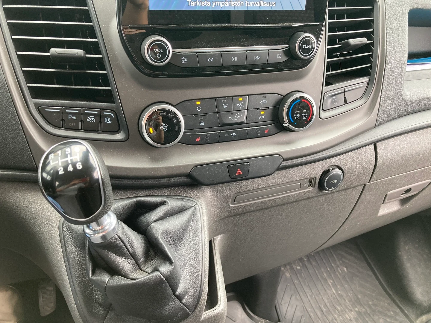 Car Image - kef4Lc9YhY2EetXVHjsLK