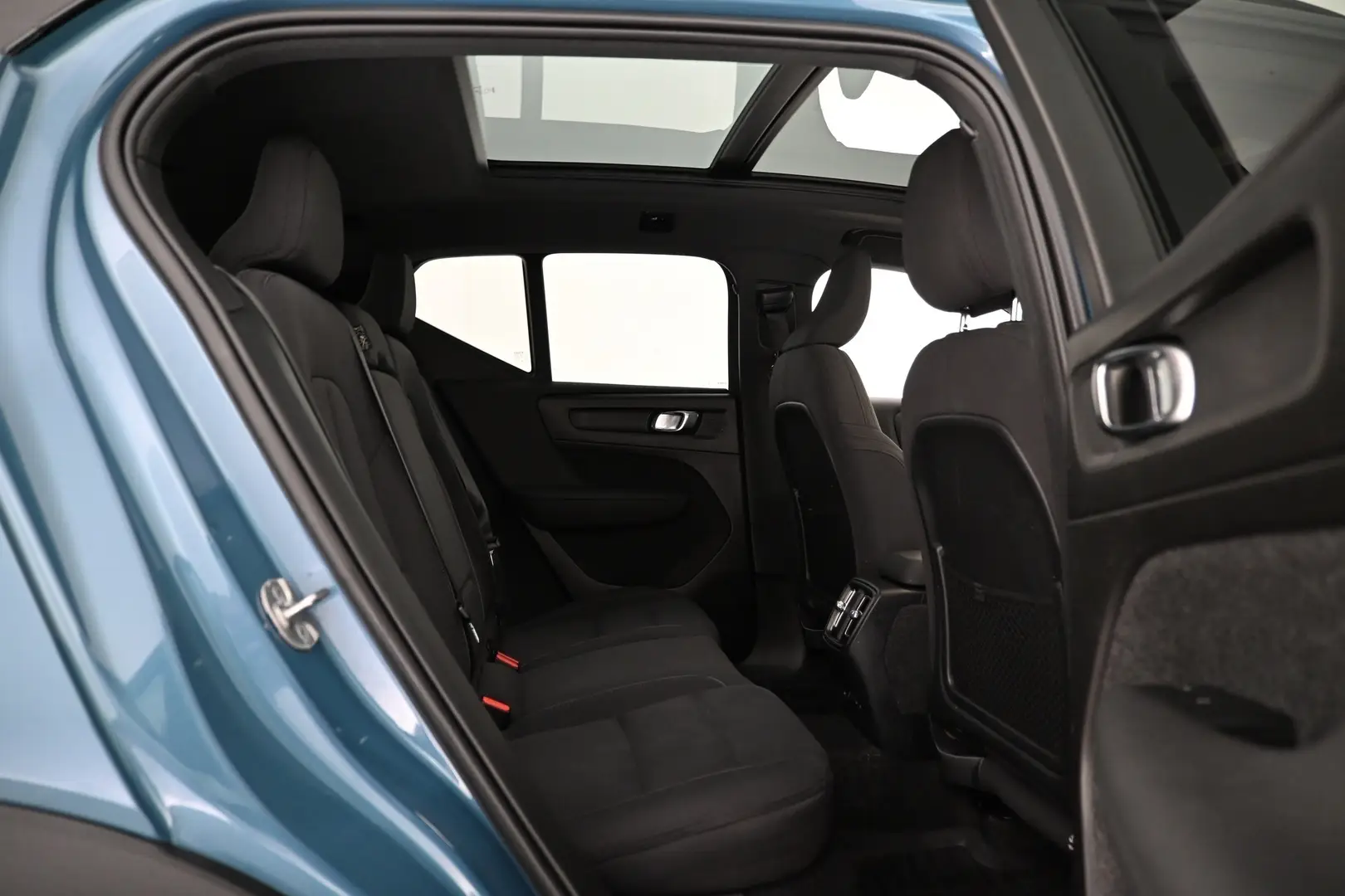 Car Image - 2ei4CN7UrdQCdegTkEVarS