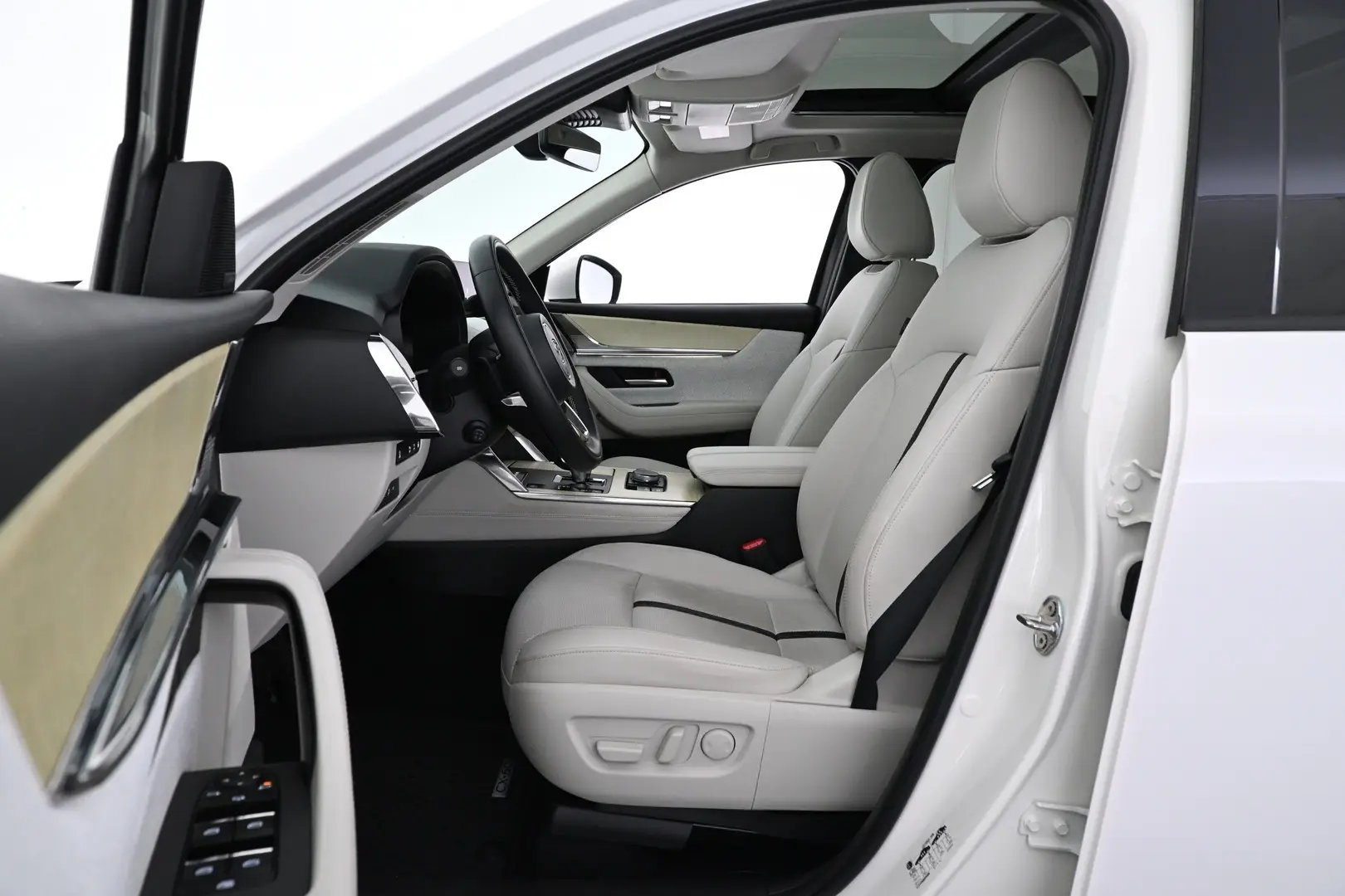 Car Image - undhtycCcdVDyB3YbJDr5