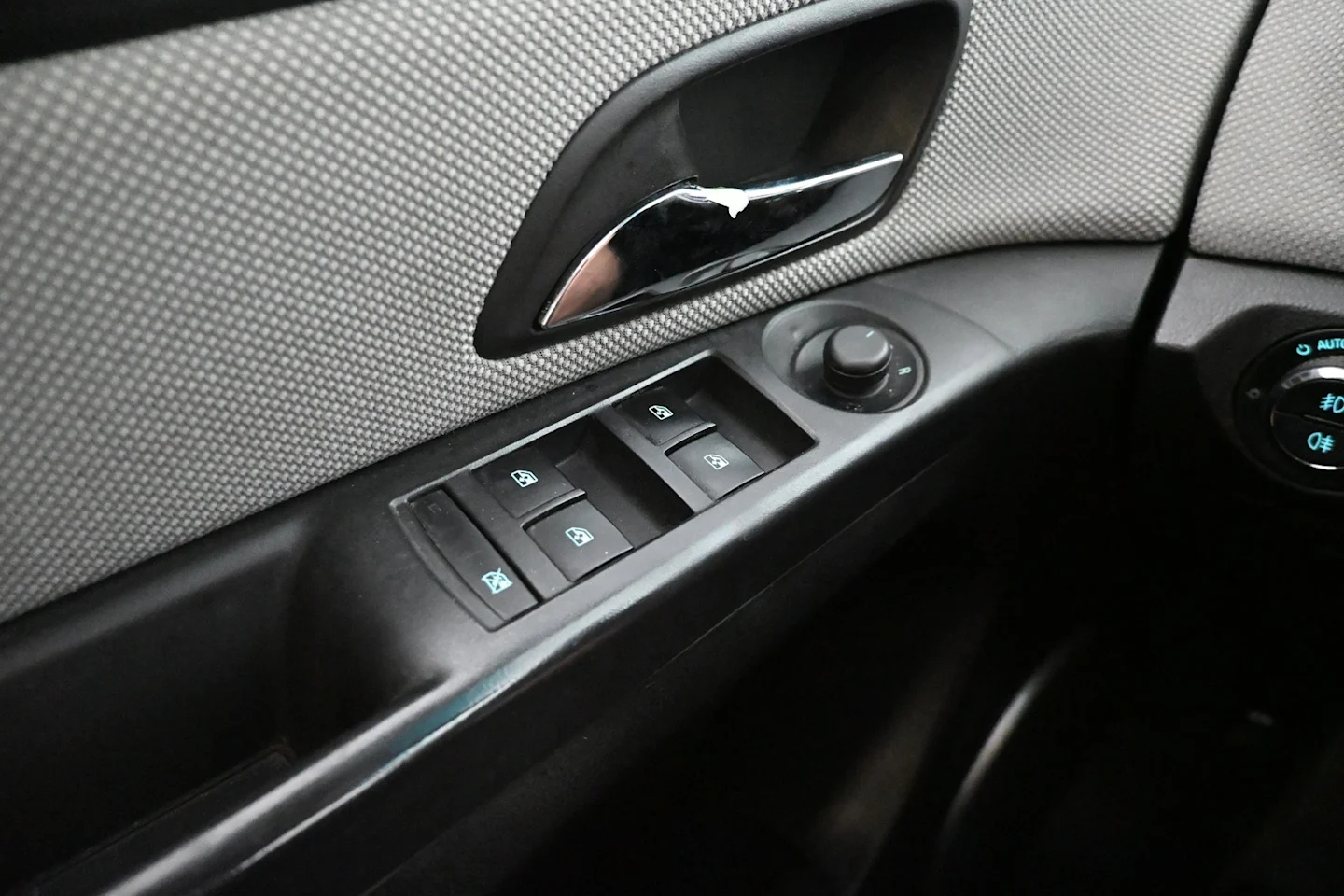 Car Image - 3k28J2OsPhugaIrLWHSPil