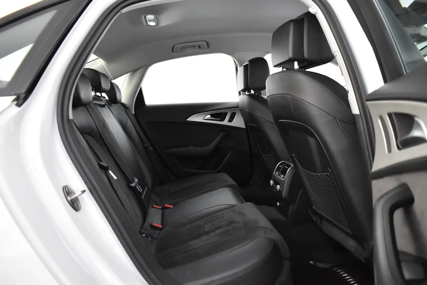 Car Image - 6X2cgM4Edlpp4tOanv3s17