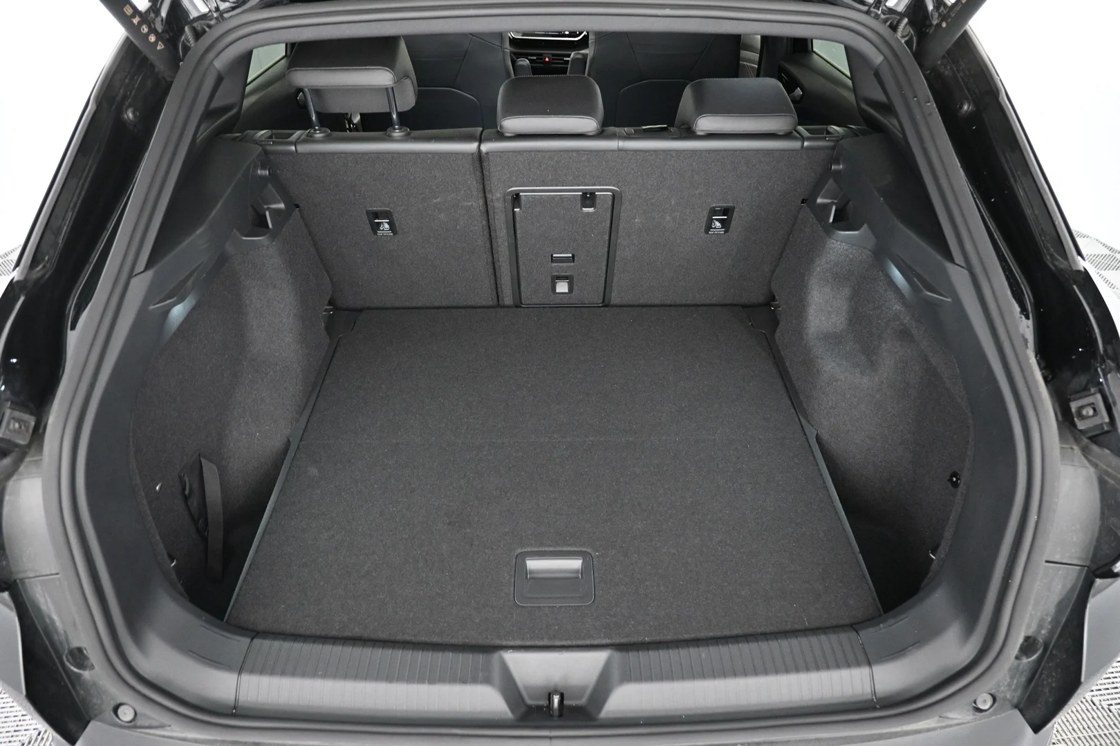 Car Image - KGqfZYhpfTsrwNG34czfg