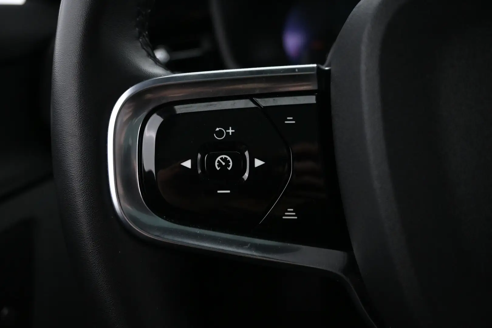 Car Image - 1LzhR75lq3iowIiMkKJmlZ