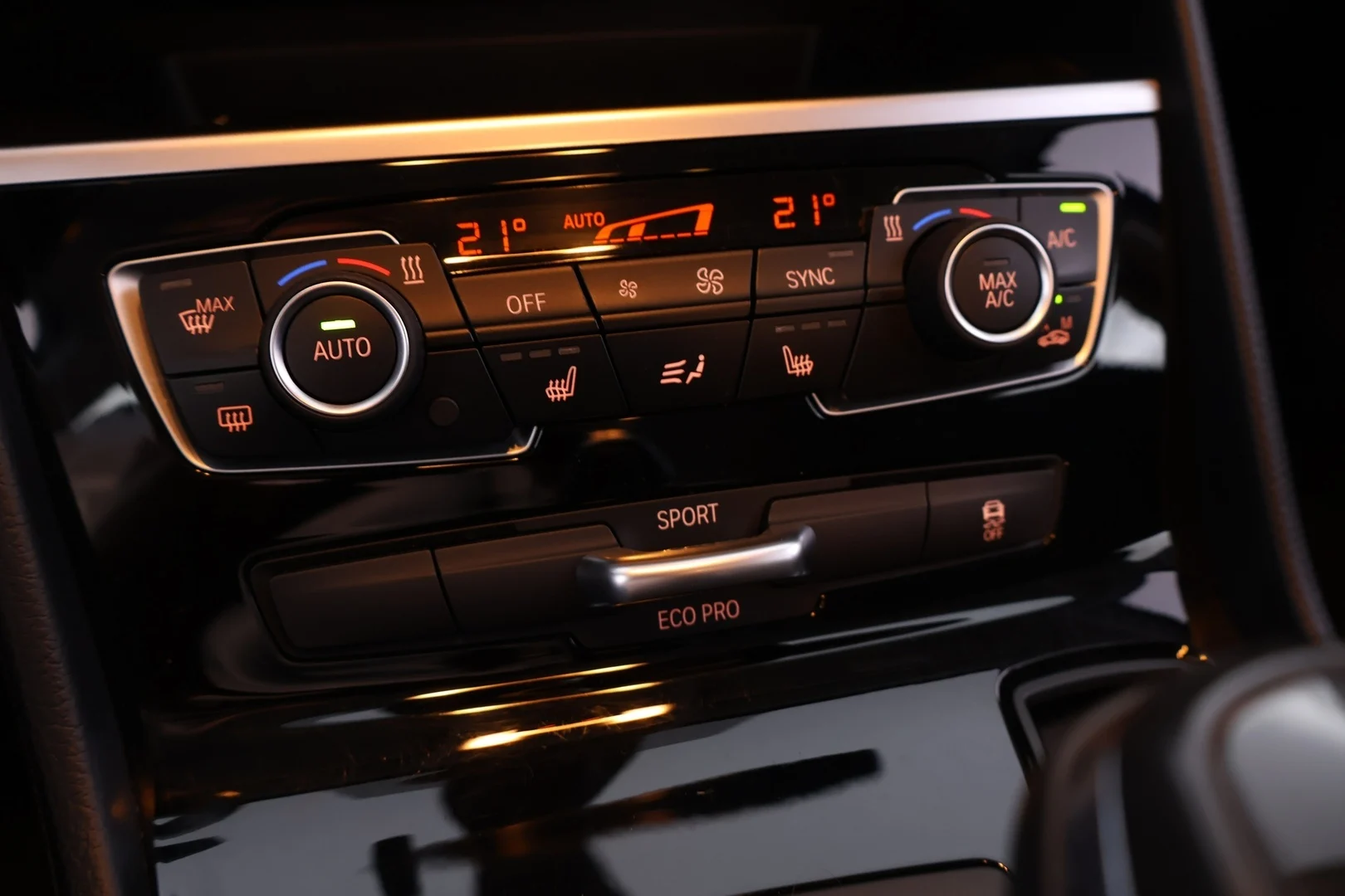 Car Image - 7ozzoNQlR8735PvkEARZZT