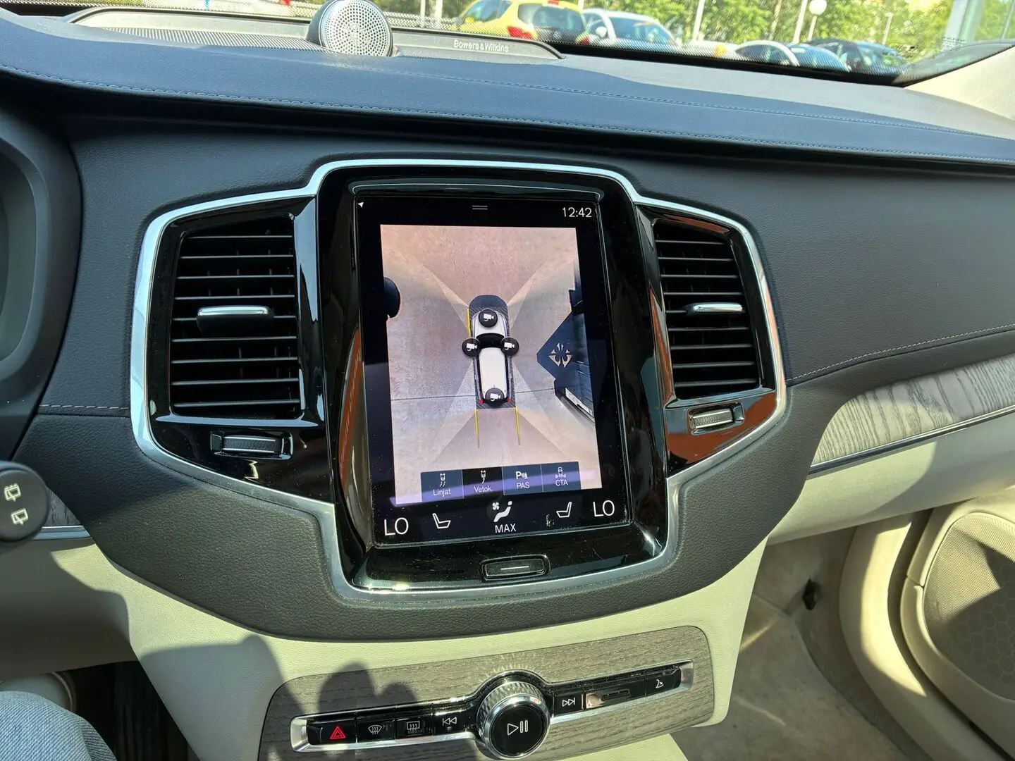 Car Image - 1uO82LuV8WuD8TvxIQ2VjJ