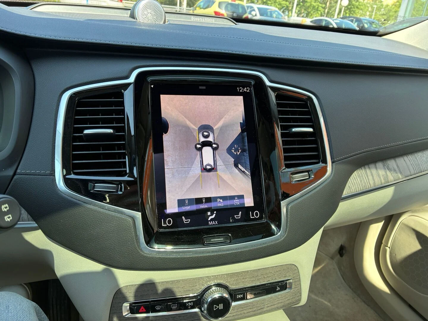Car Image - 1uO82LuV8WuD8TvxIQ2VjJ