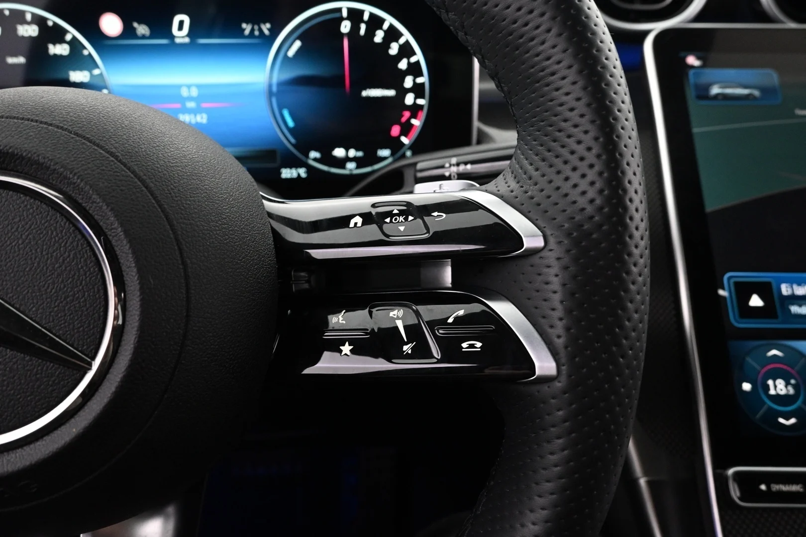 Car Image - 1oQ3l4ivVcJzTJ59PwiQGa