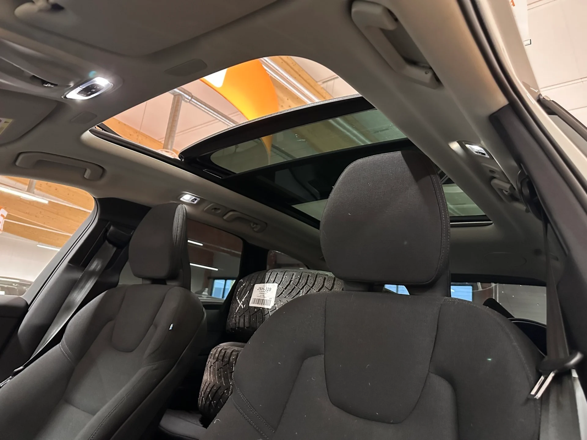 Car Image - 7f7fG36XBUVB0c2nIvSx0F