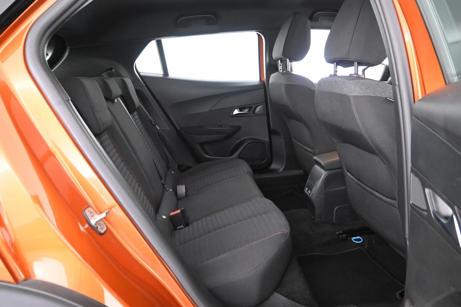 Car Image - C3cFoWB1rRerDy2MtCbPD