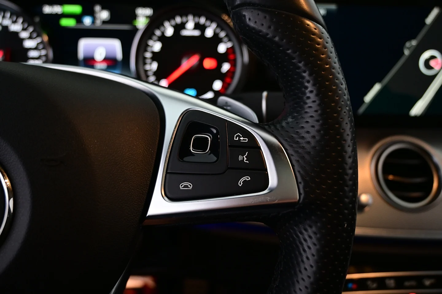 Car Image - 7IKRQO6GmrScPINeXgvHig