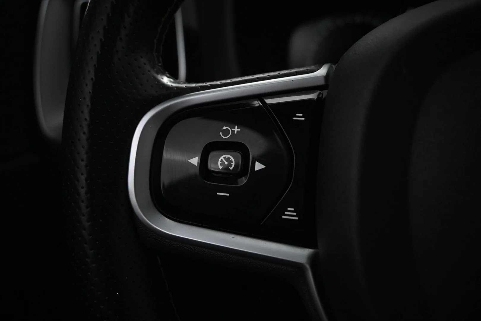 Car Image - 14n318GXdBDl7DXyebkJRJ