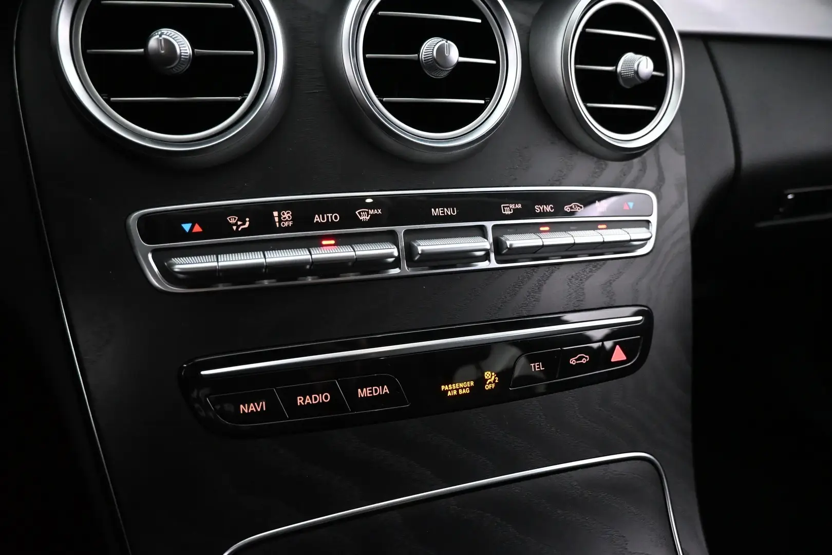 Car Image - 5VJUoan3R2eJA8A6WUd6Ev