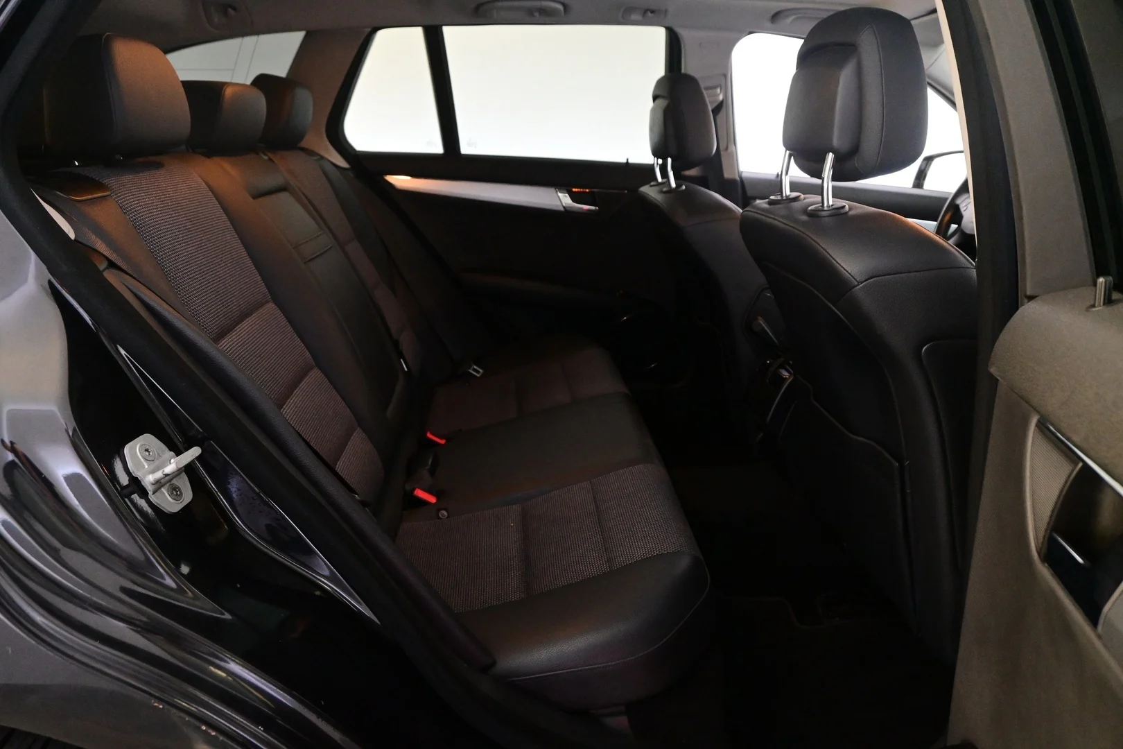 Car Image - FfJg25b9Xiv3dwdtf8XGD