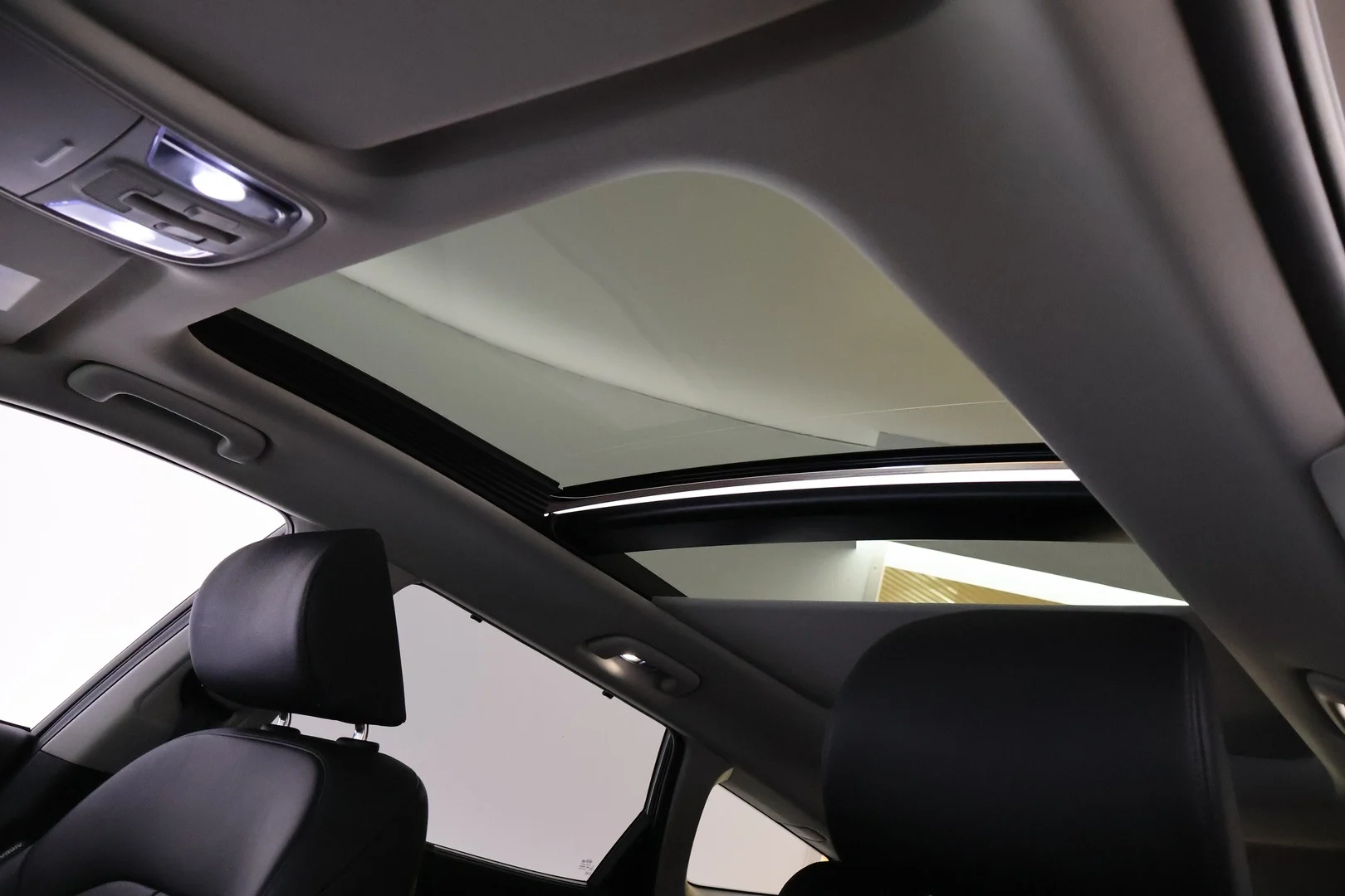 Car Image - 7zwAzq7naGkWZOiazDWP8F