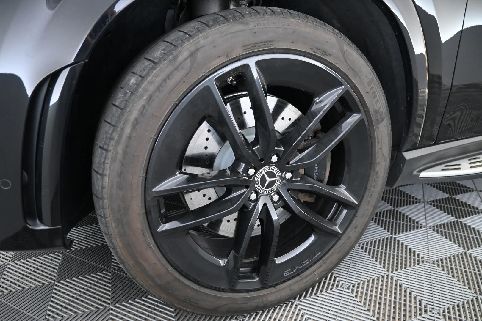 Car Image - 2M3QjsYRdrUYb09t2M7Qha