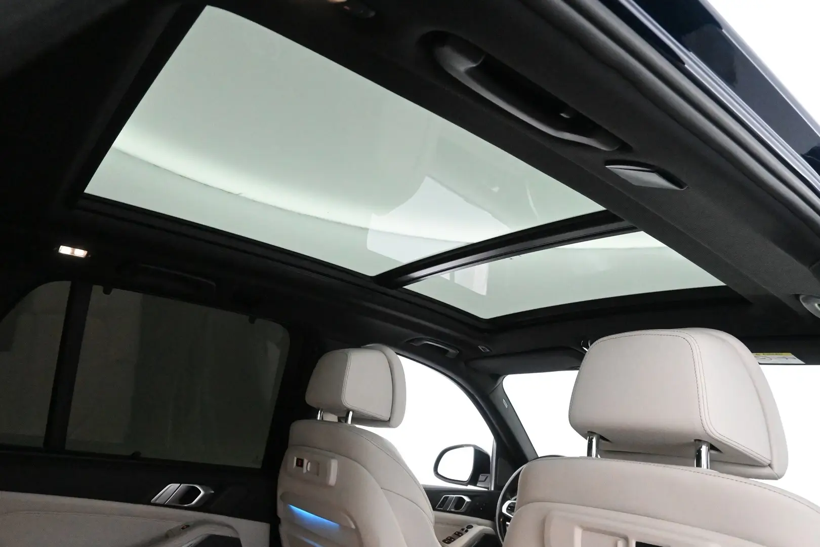 Car Image - 3z18sxEGfI2De7BUXTvgdJ