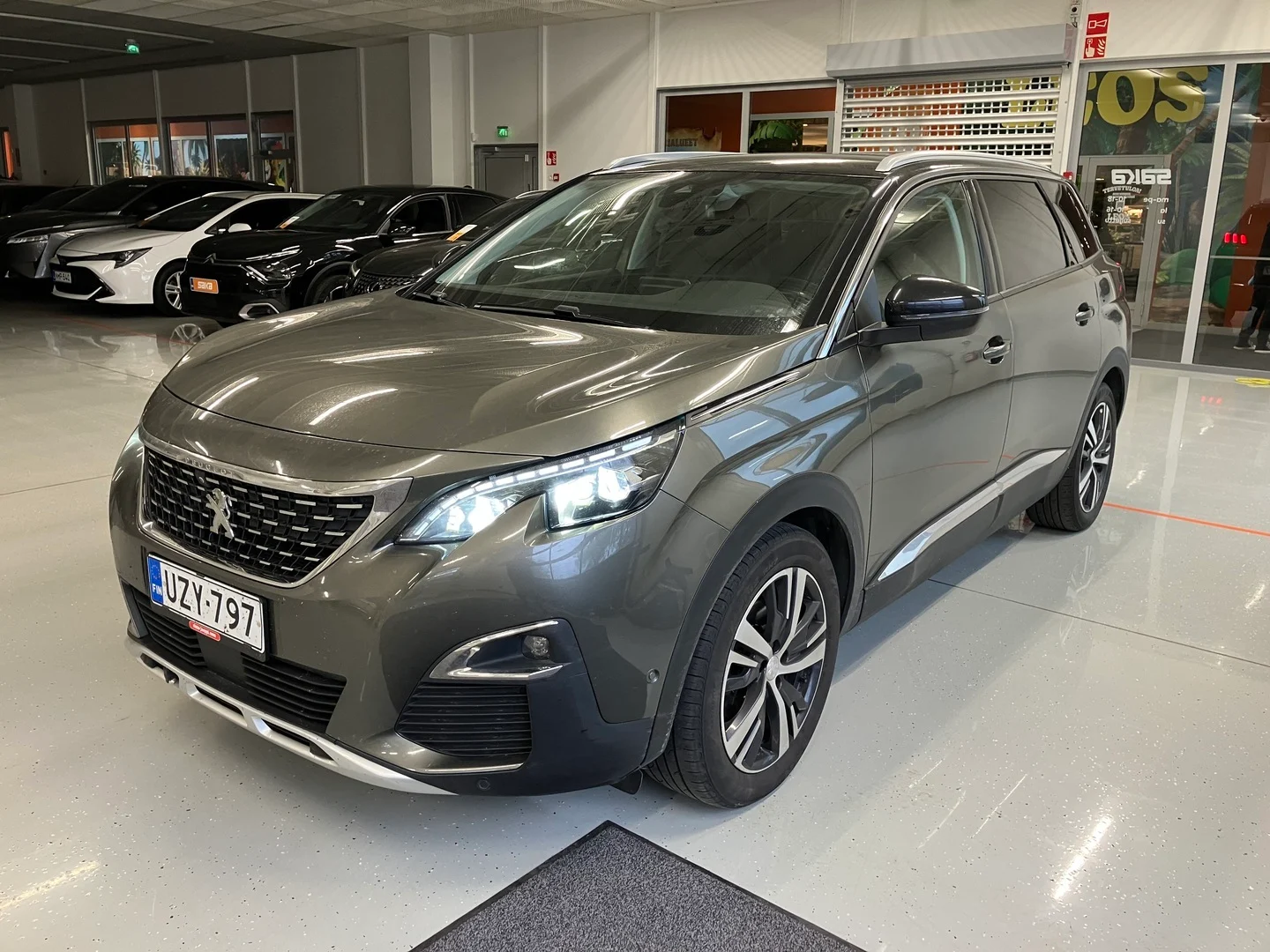 Car Image - 3HuIPffX6hK21drbtAWuVL