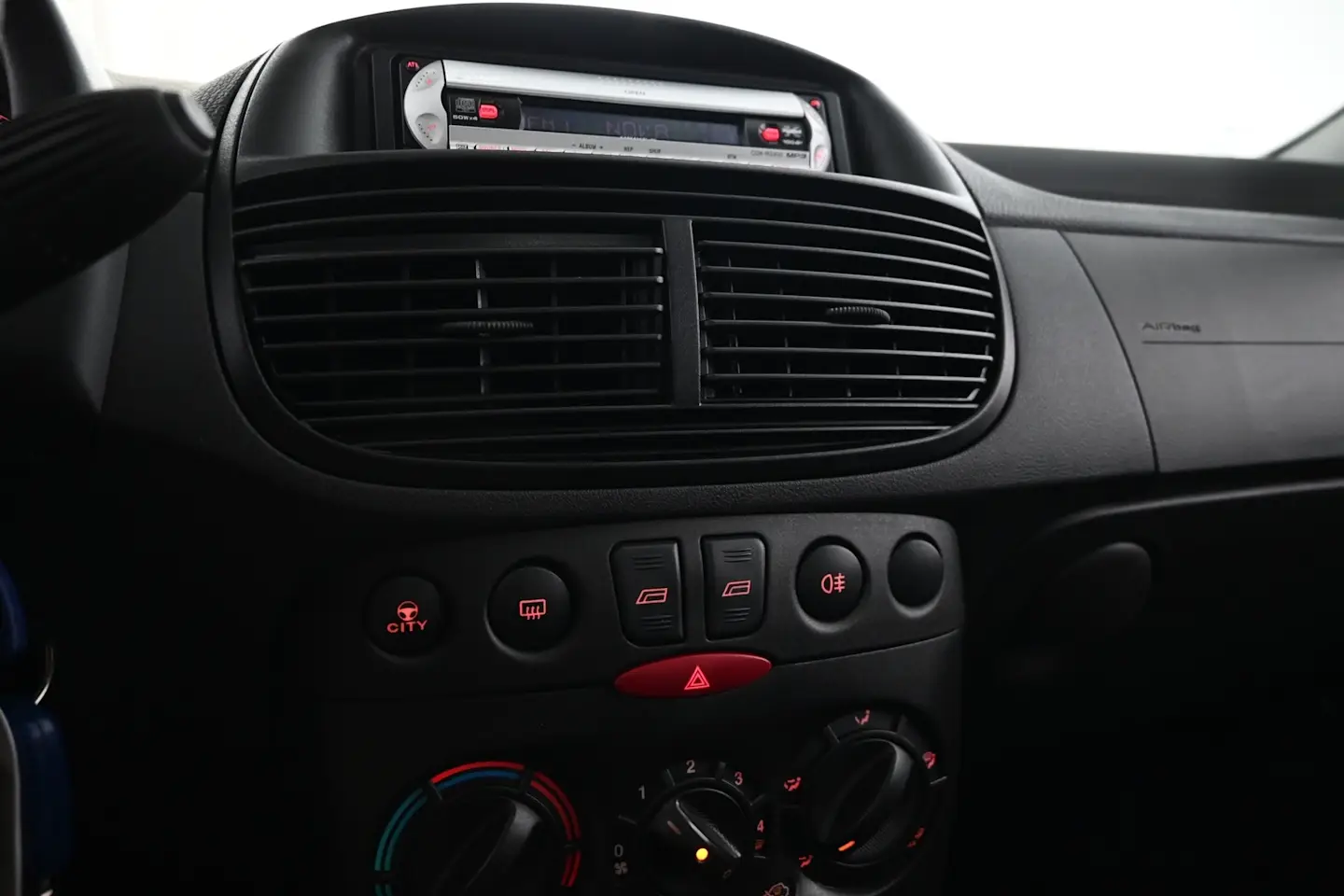 Car Image - Bq50COcCHtyH44y1wFuEy