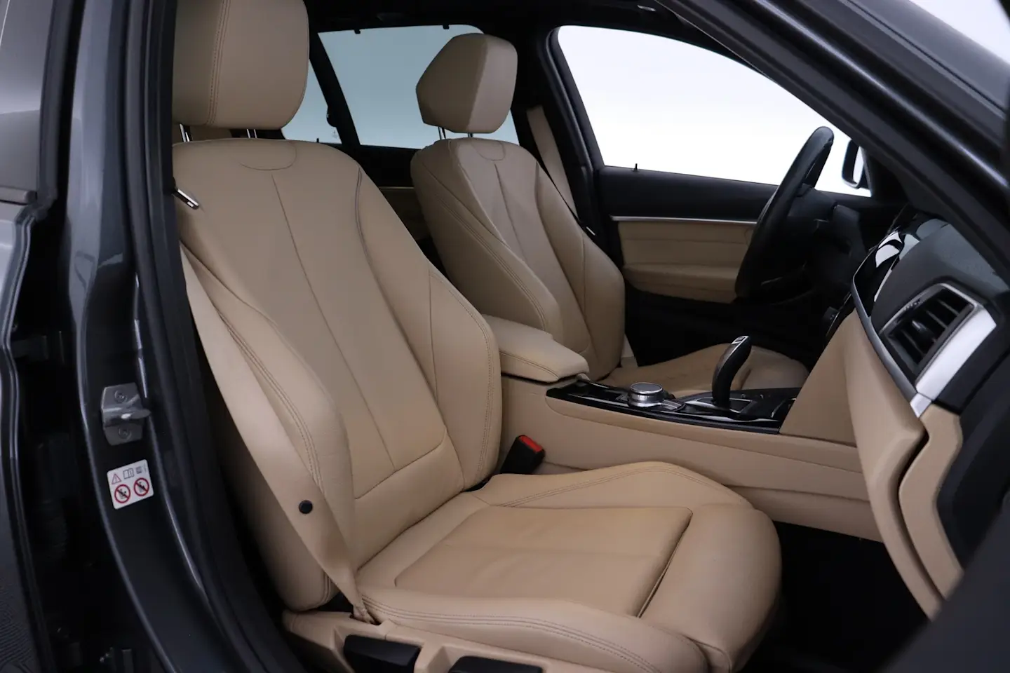 Car Image - AFwAUjWTjx8h5FGkfPbQ7