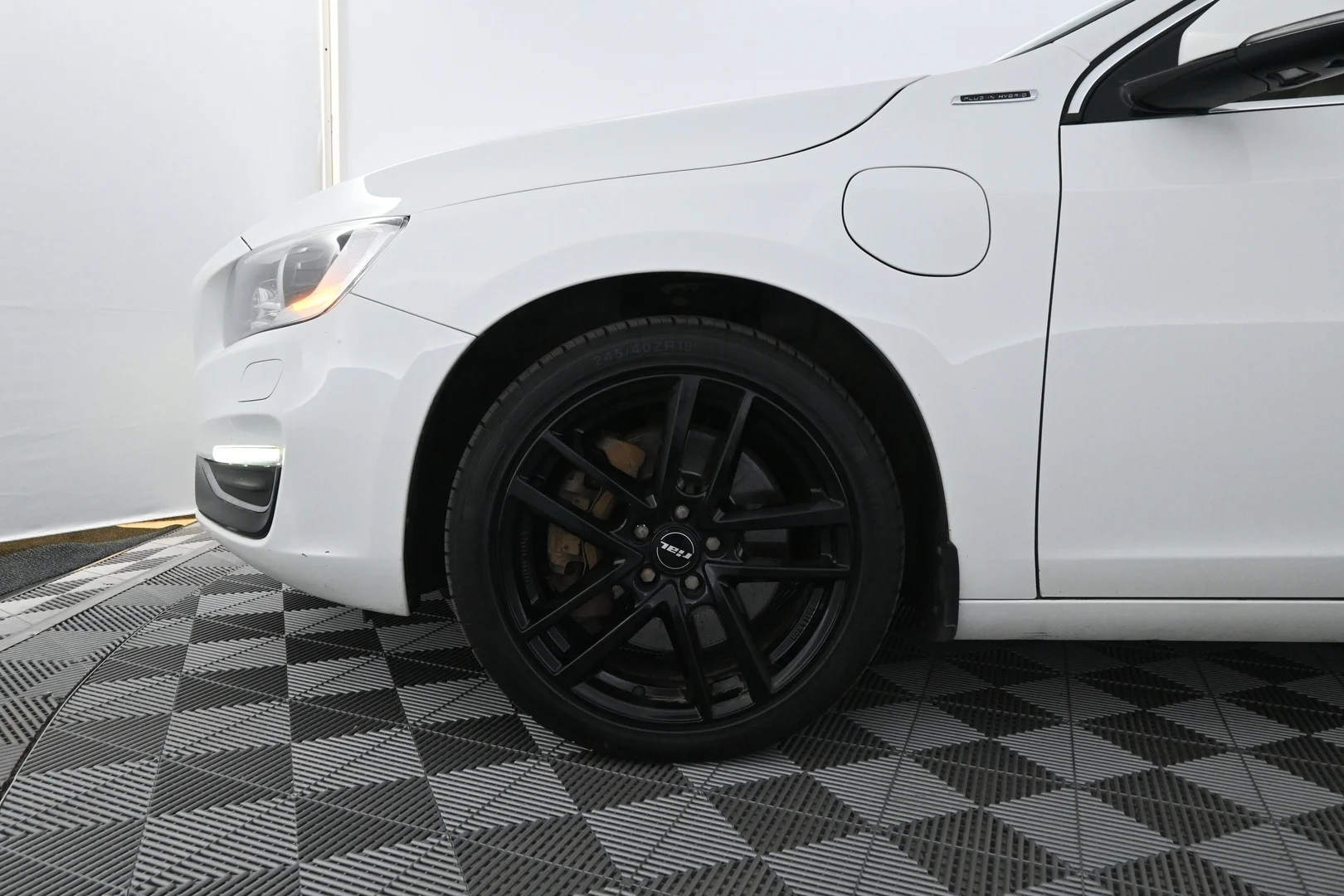 Car Image - fYT1uQerrjby0FhN9sObI