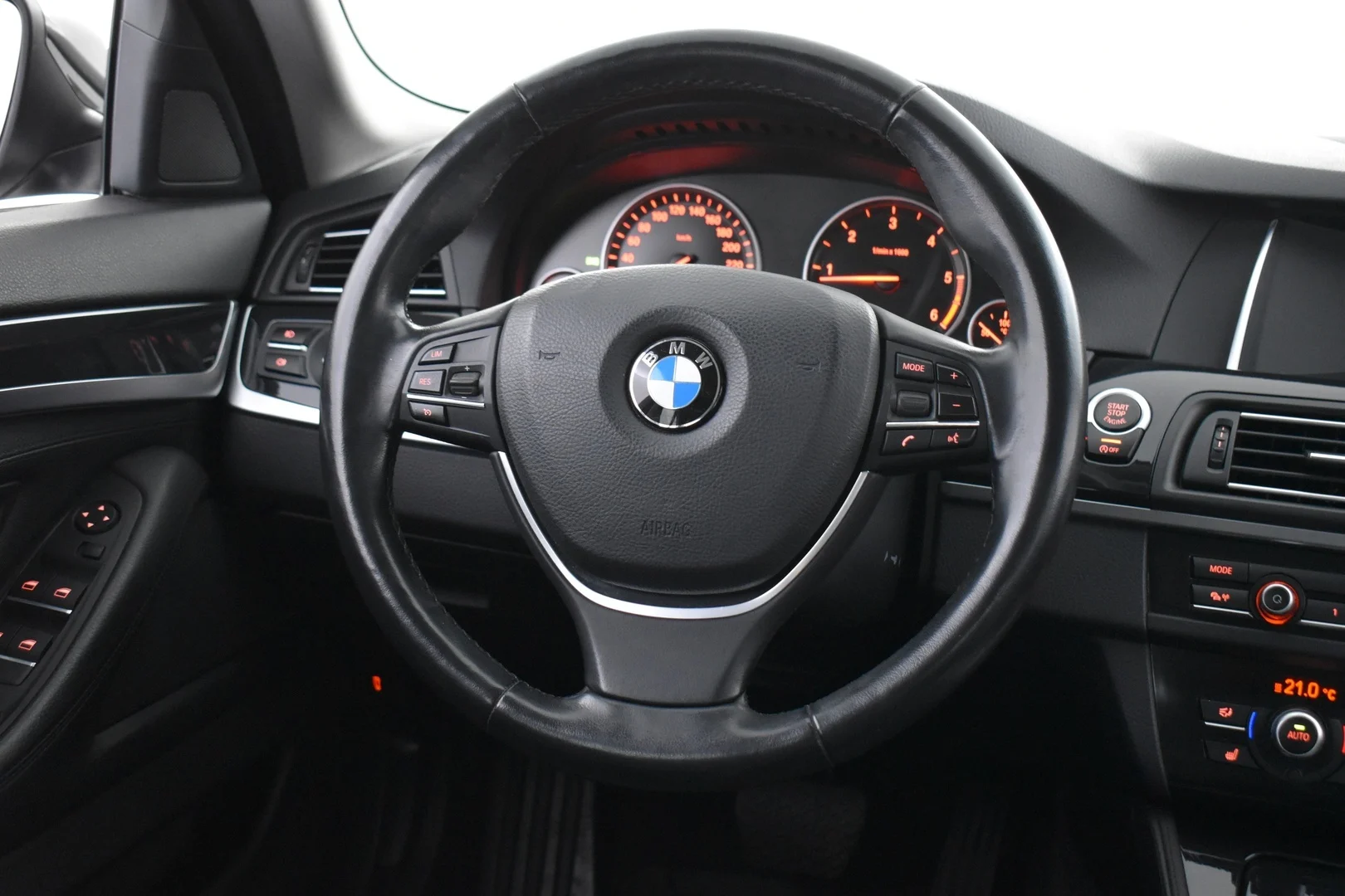 Car Image - 6ue8et1eVlXBI350VMGM07