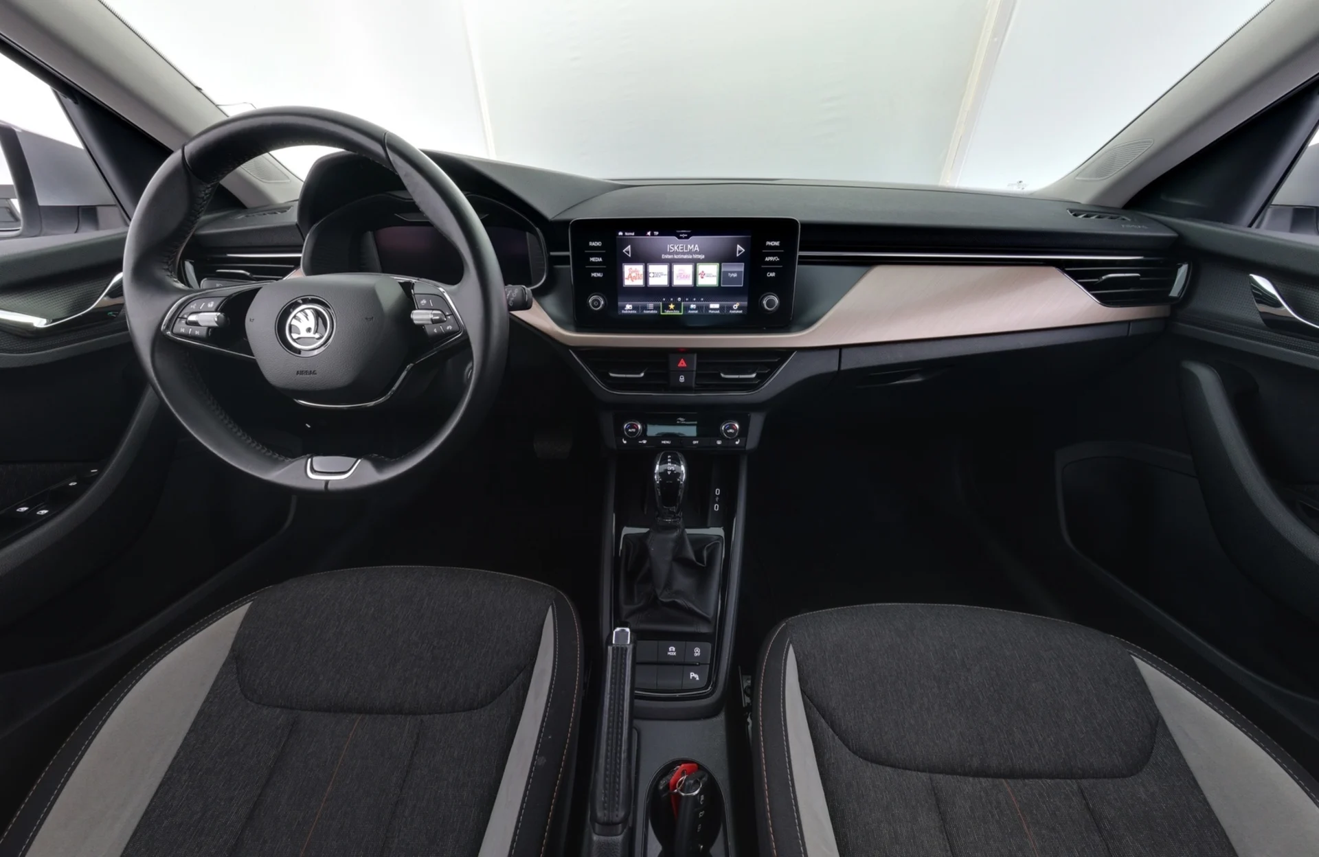 Car Image - 6wuz9agQHbUrJeLhYX3zCP