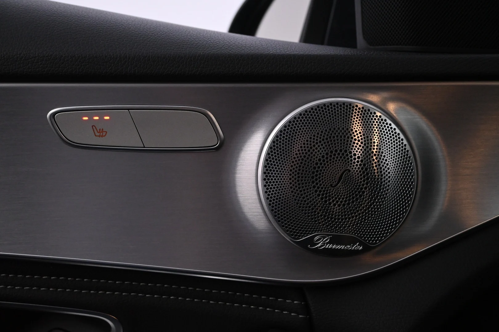 Car Image - 3YDHc3kHwiG6V901HksTxu