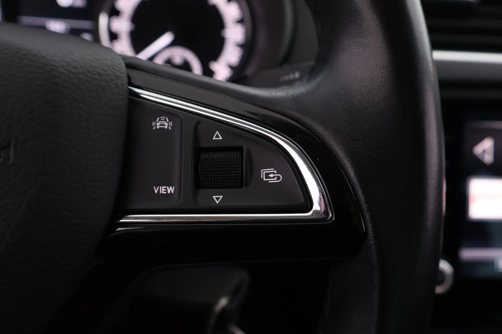 Car Image - 7jat3WjNV0lZMtONpn6vmC