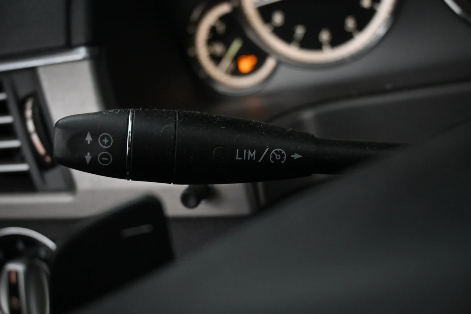 Car Image - 6mkjbAlCRMoXLgnhTbLcOD