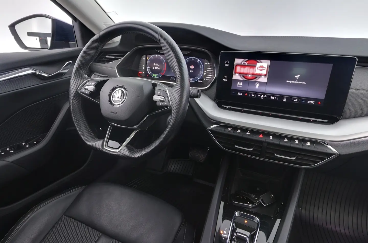 Car Image - 6CYiivnPxrrJjA8Qp4qq6s