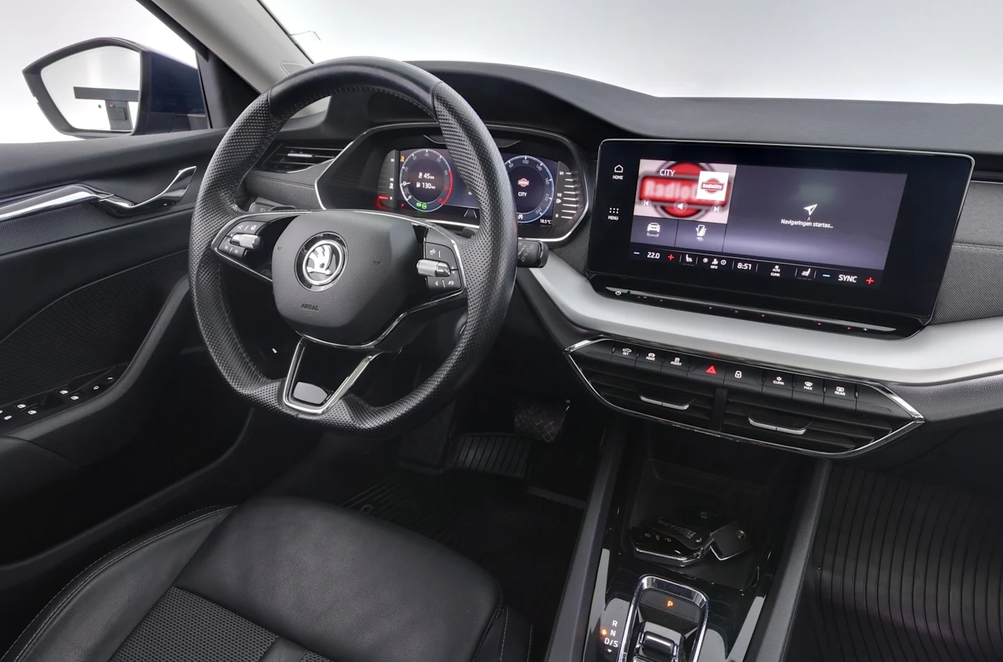 Car Image - 6CYiivnPxrrJjA8Qp4qq6s