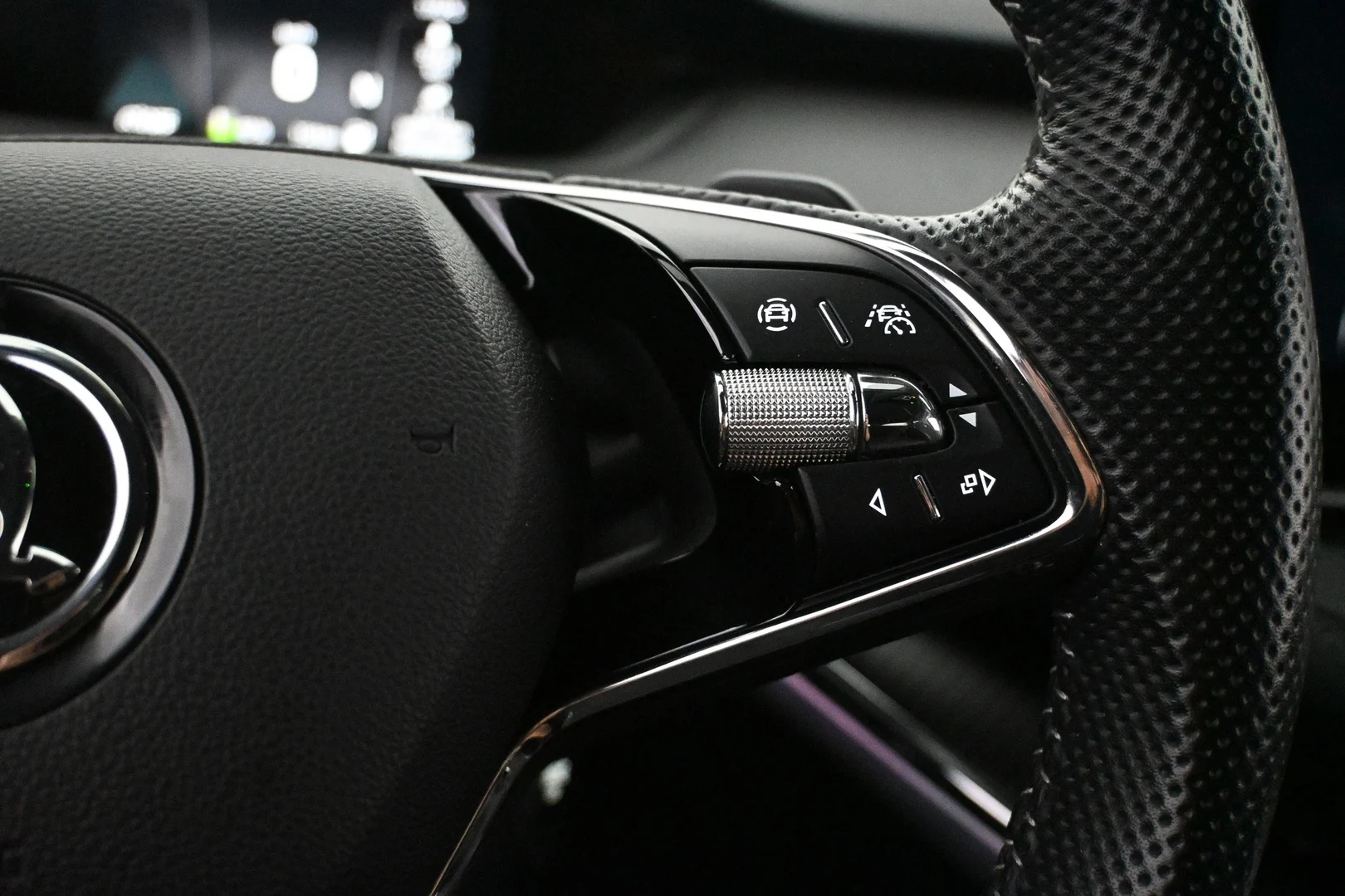 Car Image - 3W4ltdTkzK0NqUm9GenxMa