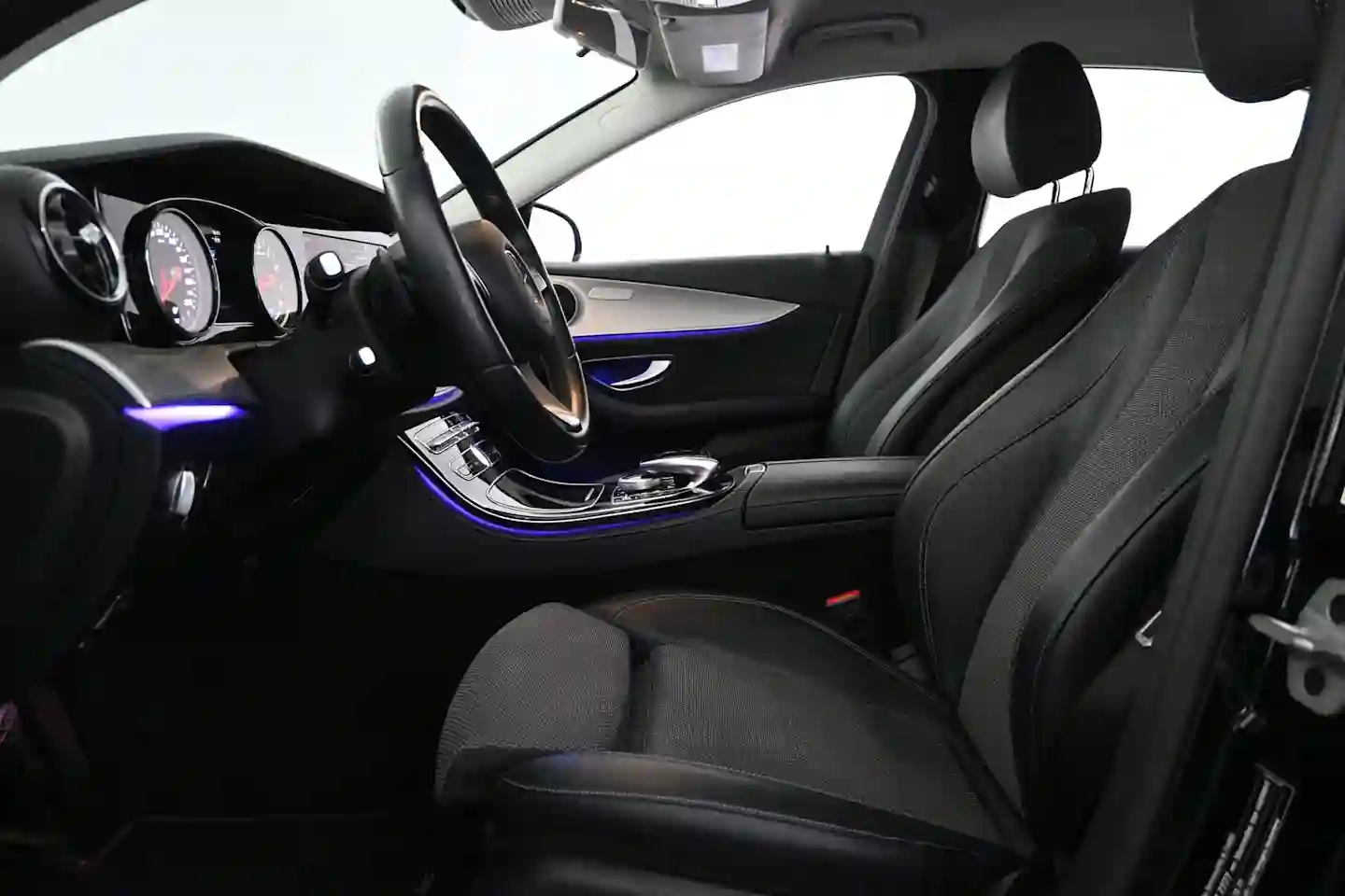 Car Image - 6PXKZis6RLVXOgttrQjxPw