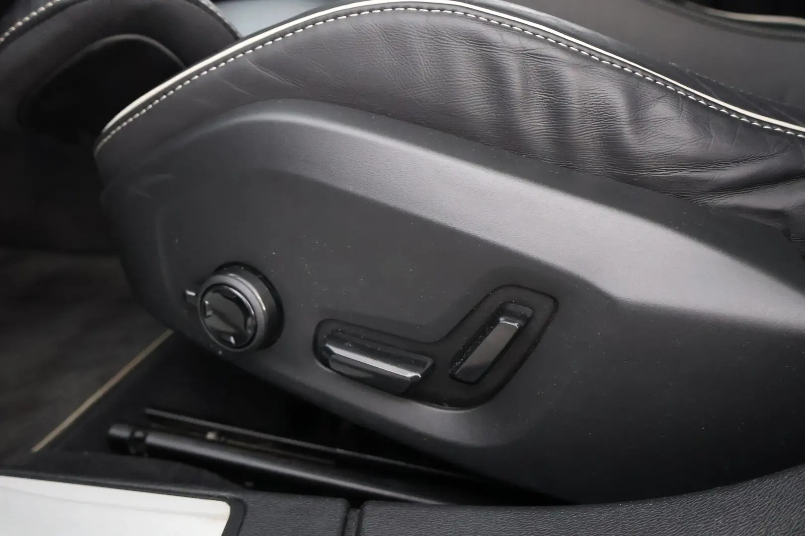 Car Image - z1am2p5GAmRyyYXqFDHx9