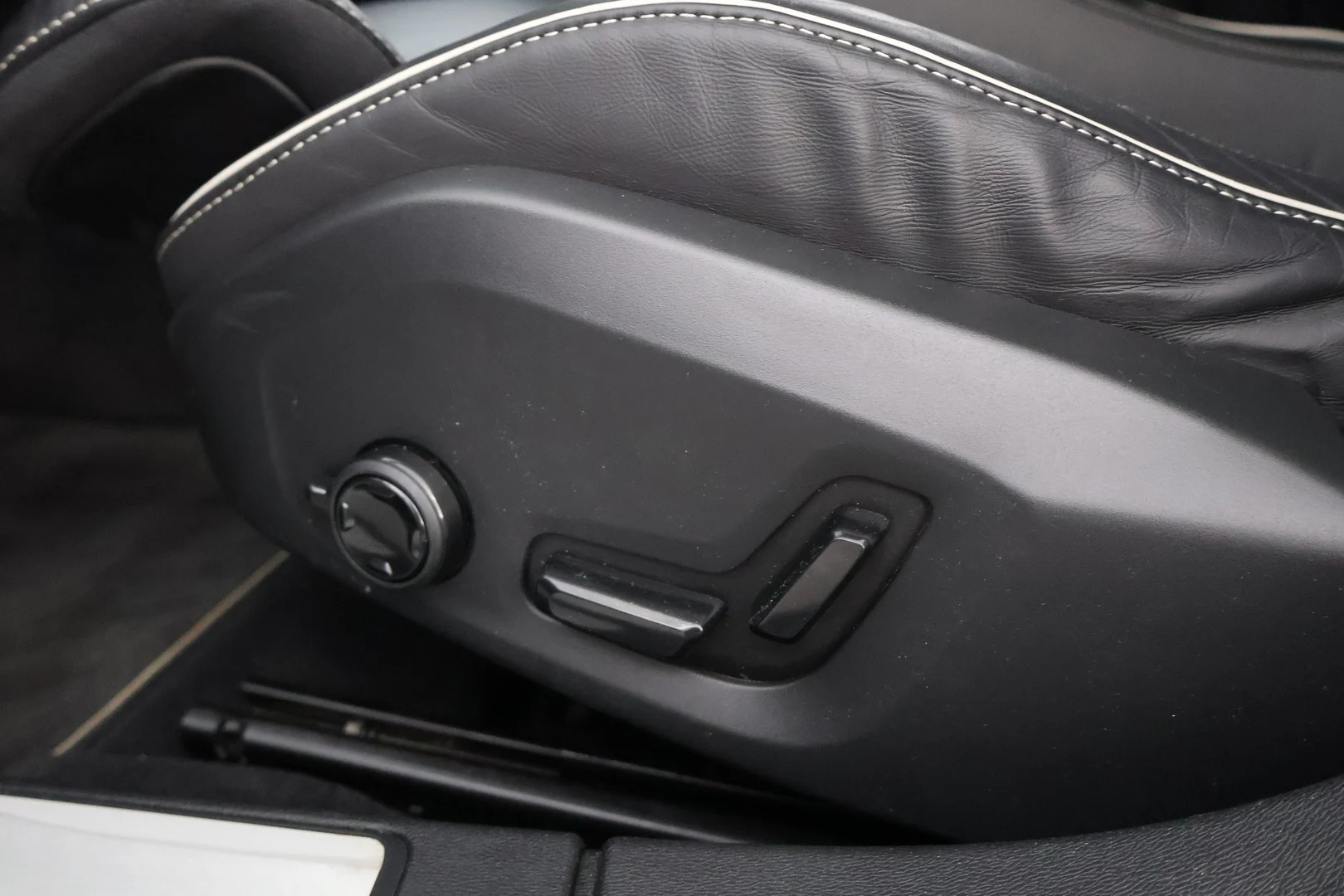 Car Image - z1am2p5GAmRyyYXqFDHx9