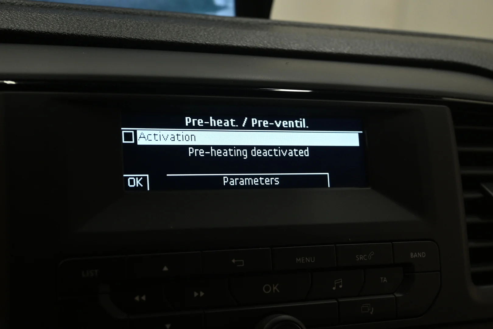 Car Image - 4XAQJJUFvXG1uoAoQndO8X