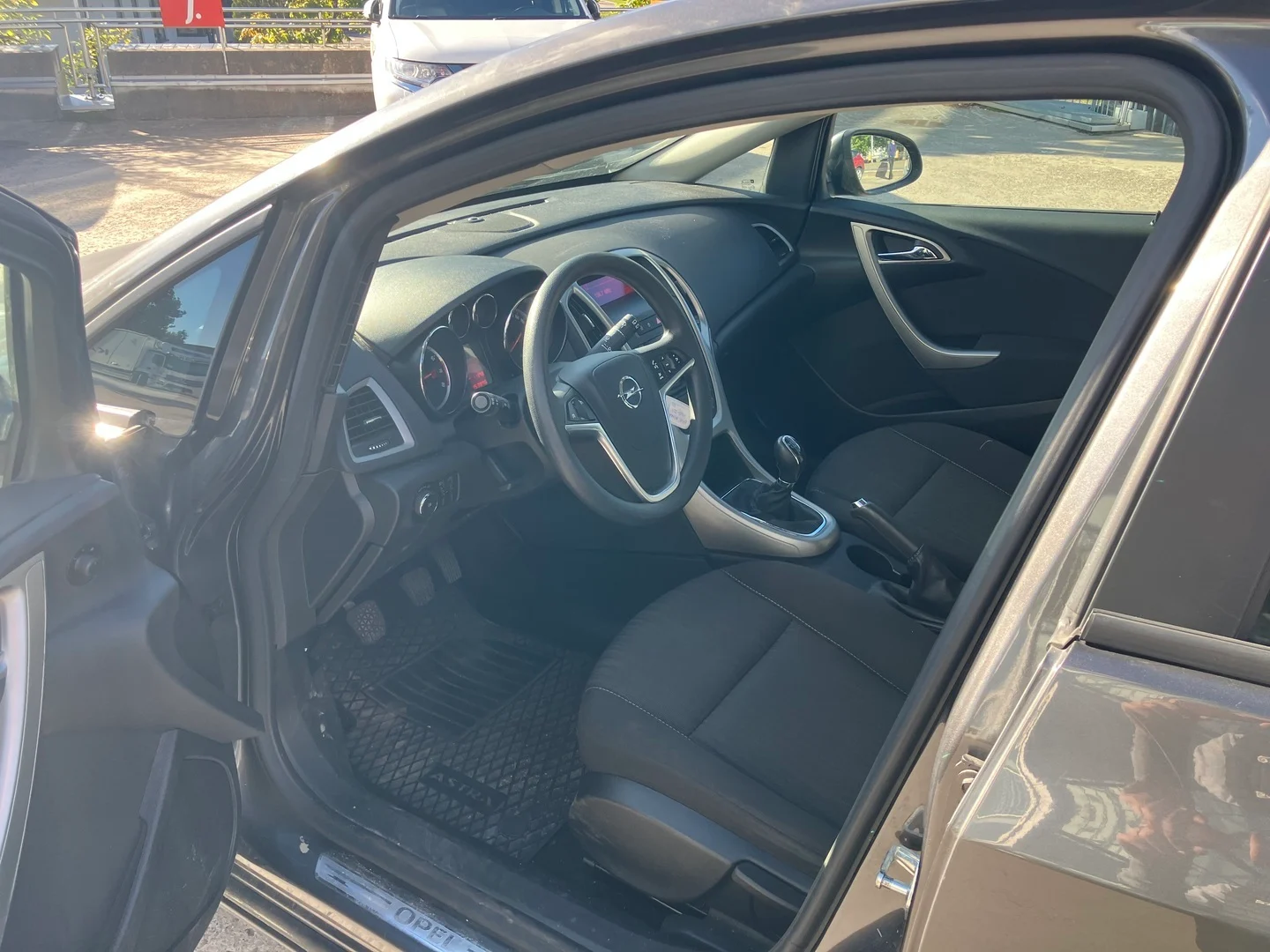 Car Image - 2HNNo7J6u08Q7FIzOxi0WG