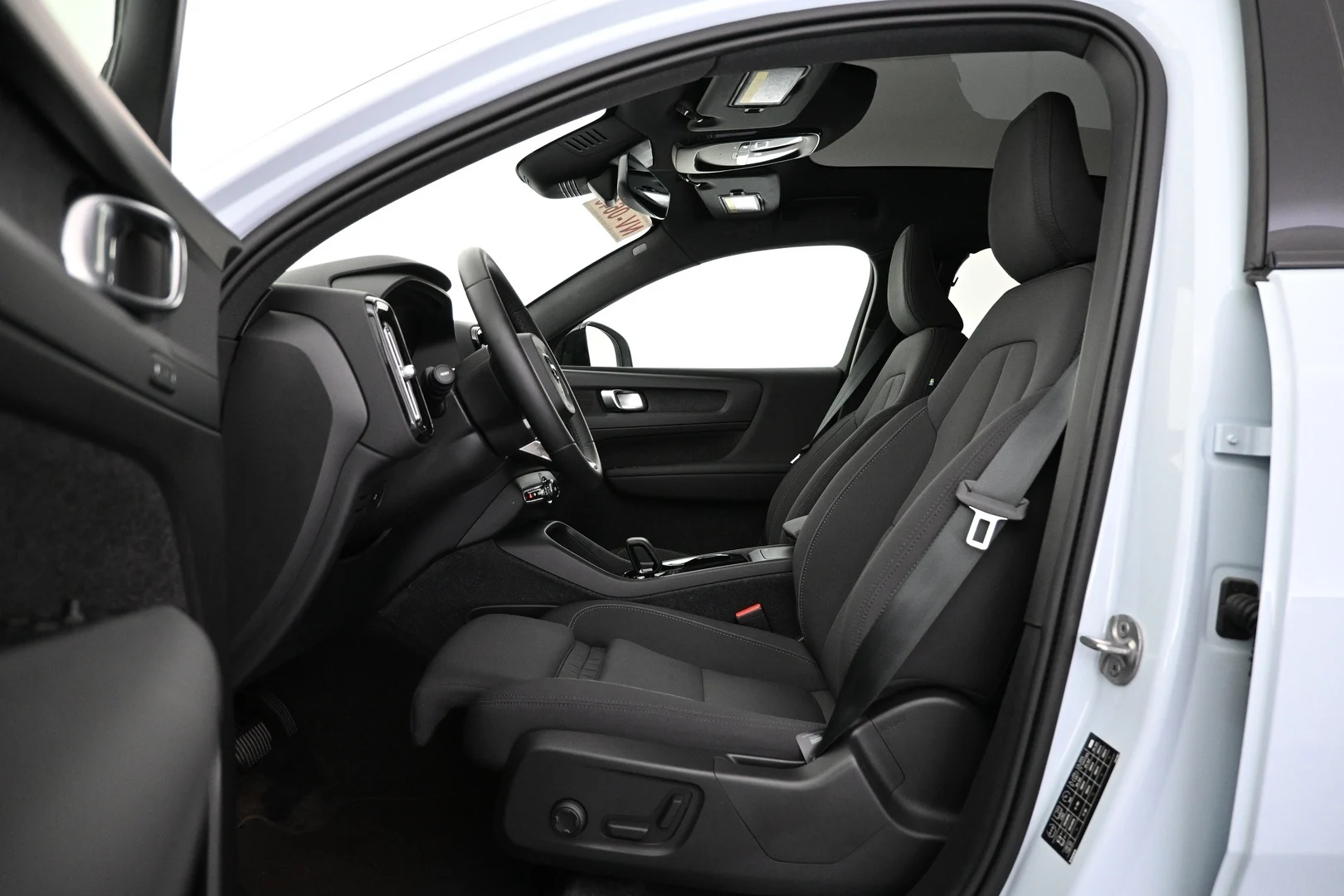 Car Image - 6VBuSt5GMa8Nda3BUJqgmY