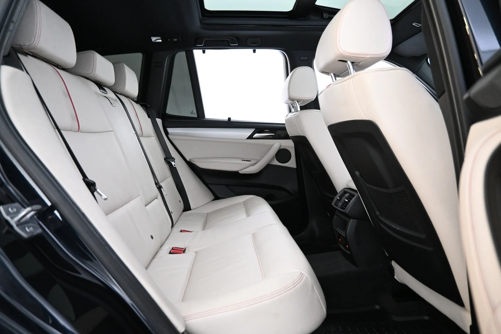 Car Image - b4XYh5lutptVZL0xpKLvK