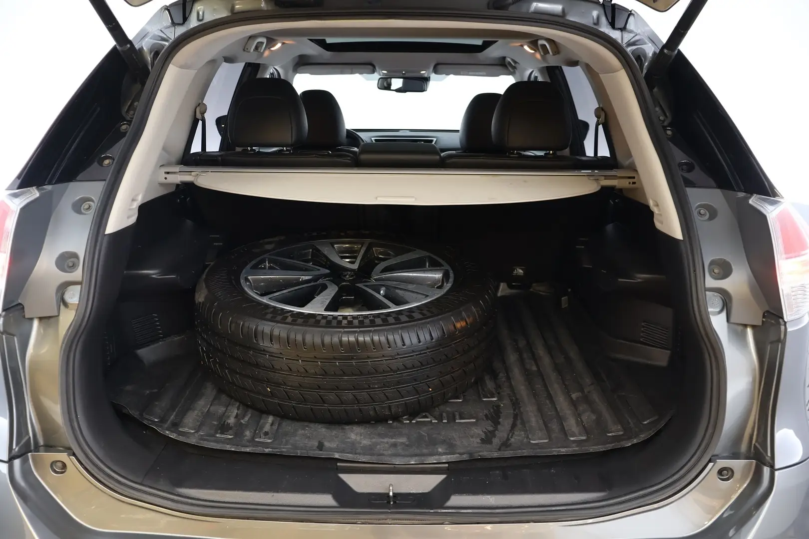 Car Image - 5CHOeorzWyJ4CWWpH1hEZ7